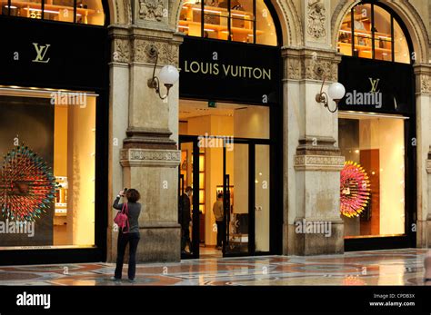 negozi in italia louis vuitton|Louis Vuitton italy official website.